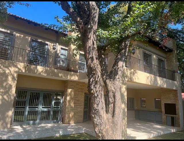 4 BEDROOM CLUSTER FOR SALE IN BAILEY'S MUCKLENEUK